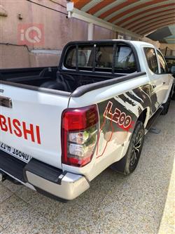 میتسوبیشی L200